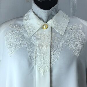🪞Christie & Jill White Pearl Embroidered Hidden Placket Long Sleeve Blouse